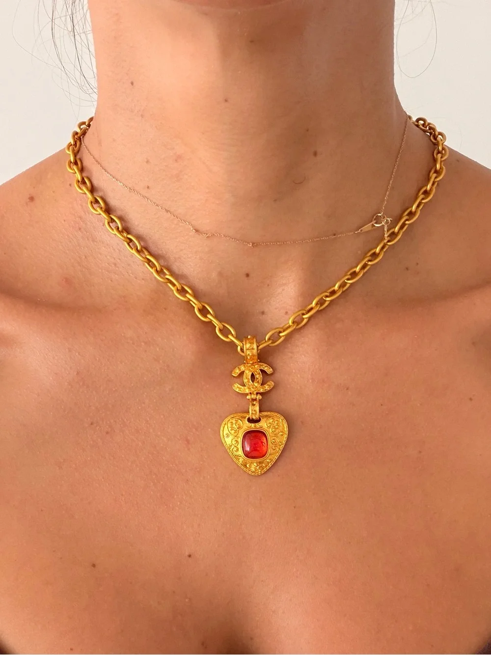 ♥️CHANEL Gold-Tone Heart Pendant Necklace with Red Cabochon♥️
